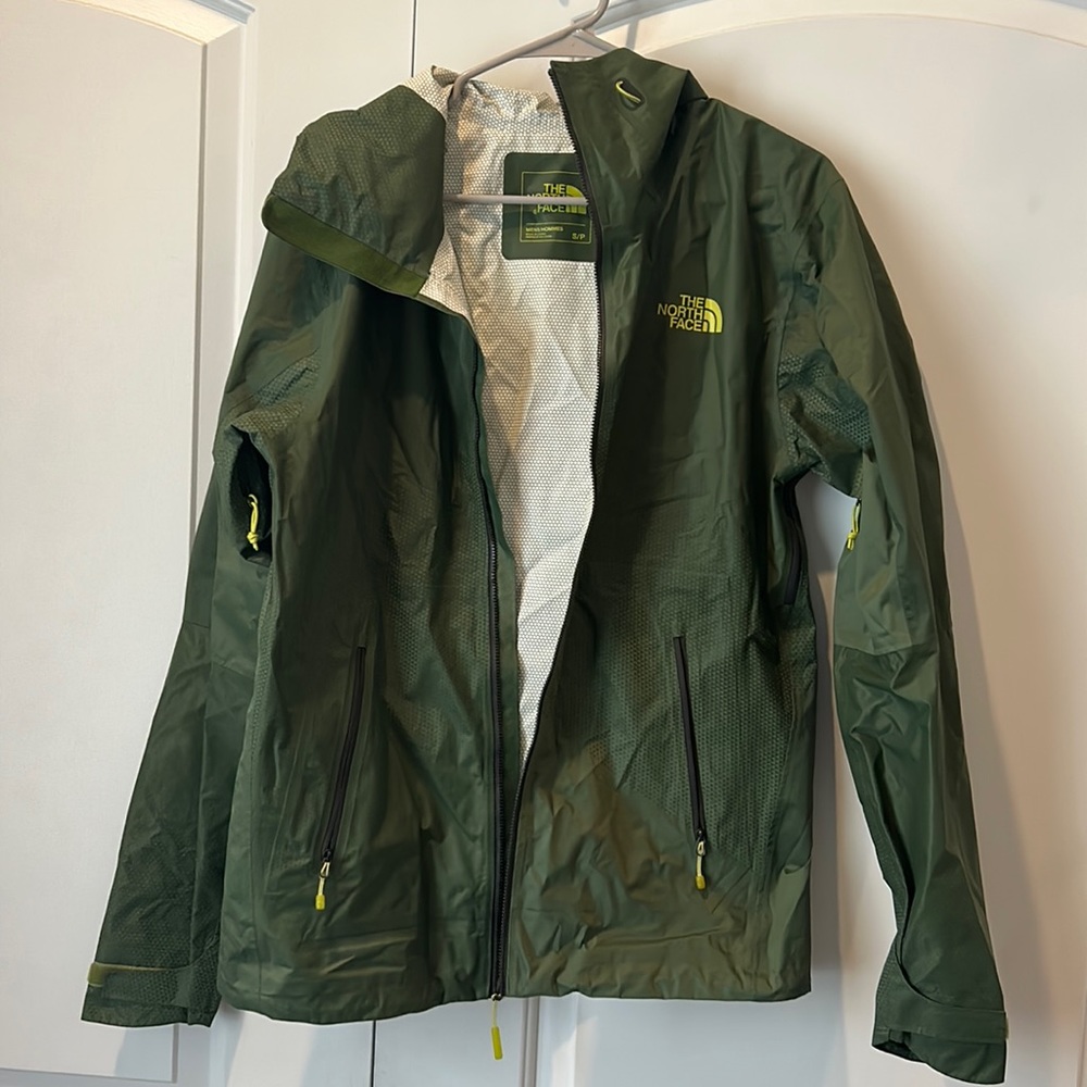 The NorthFace - rain coat green mens
